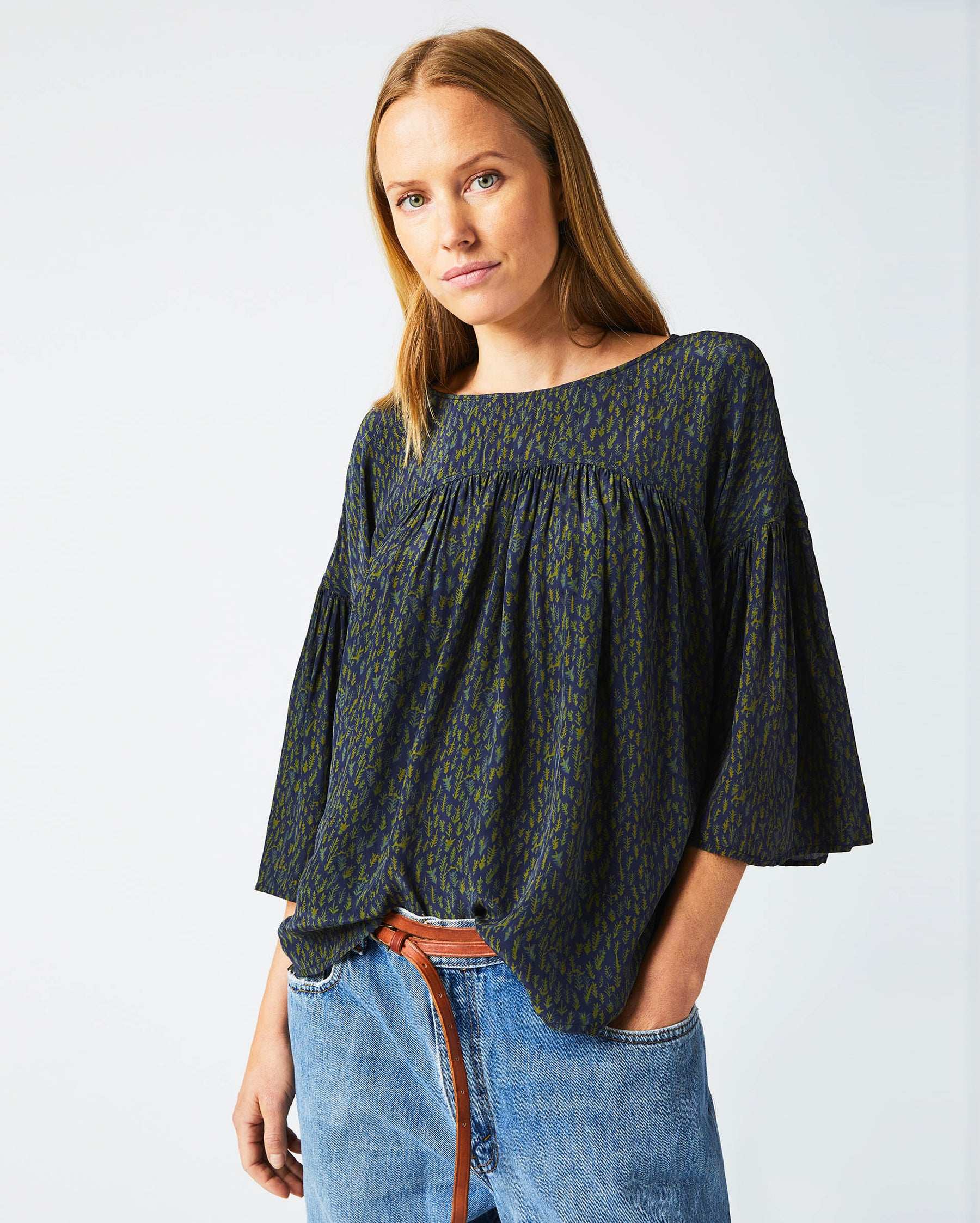 CURVED YOKE BLOUSE IN NAVY – Billy Reid