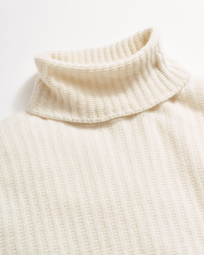 Ronnie Turtleneck in Tinted White