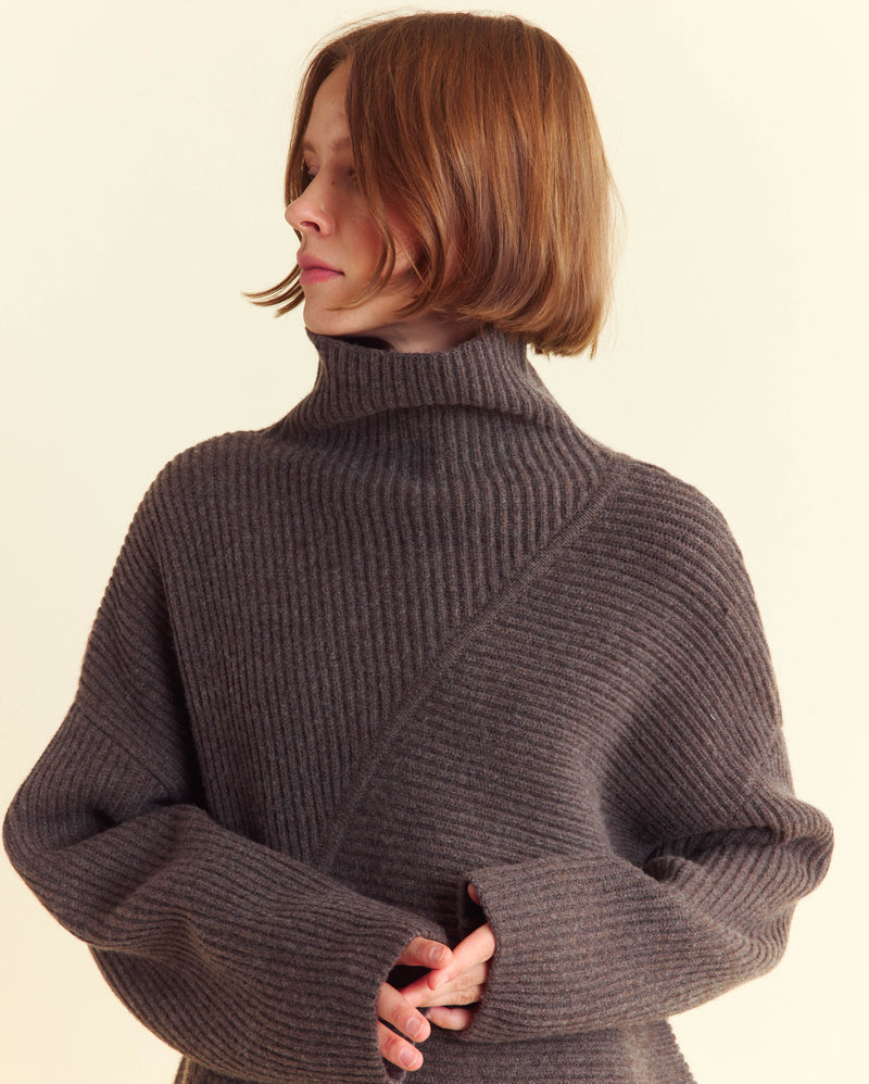 Directional Rib Funnel Neck Sweater in Heathered Mink